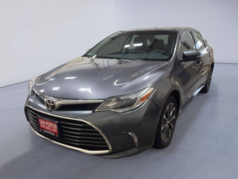 2016 Toyota Avalon XLE's photo