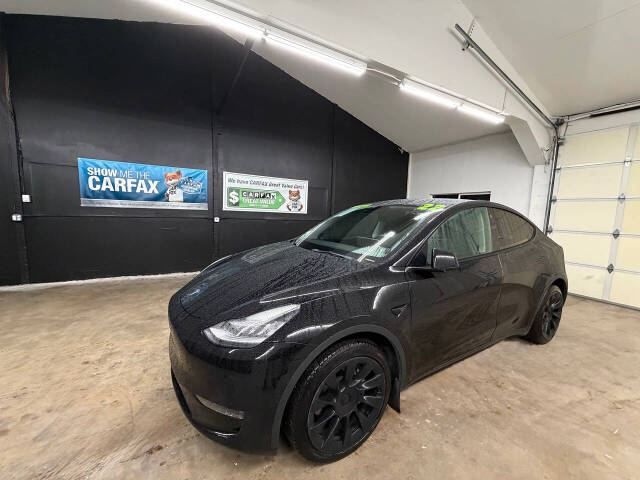 2022 Tesla Model Y Long Range's photo