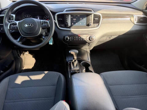 2020 Kia Sorento LX