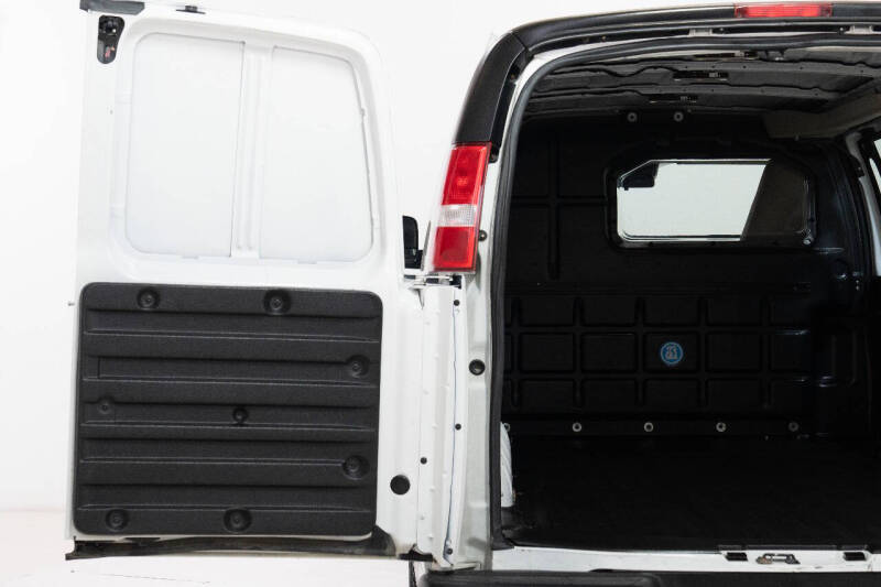 2021 Chevrolet Express 2500