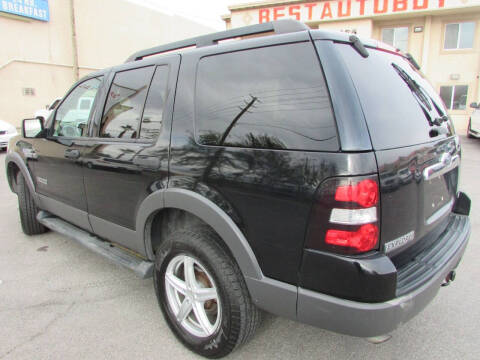 2006 Ford Explorer XLT