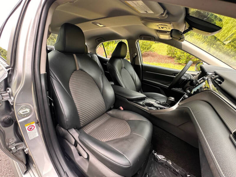 2019 Toyota Camry SE