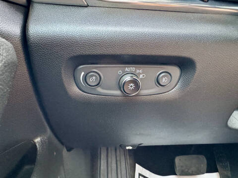 2018 Chevrolet Traverse LT Cloth