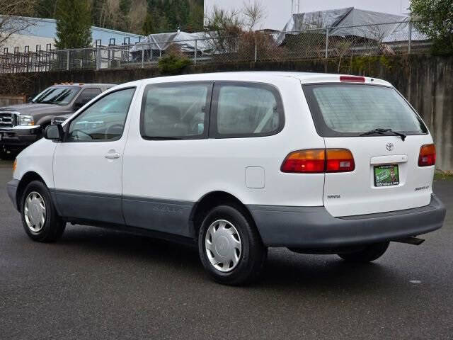 1998 Toyota Sienna CE