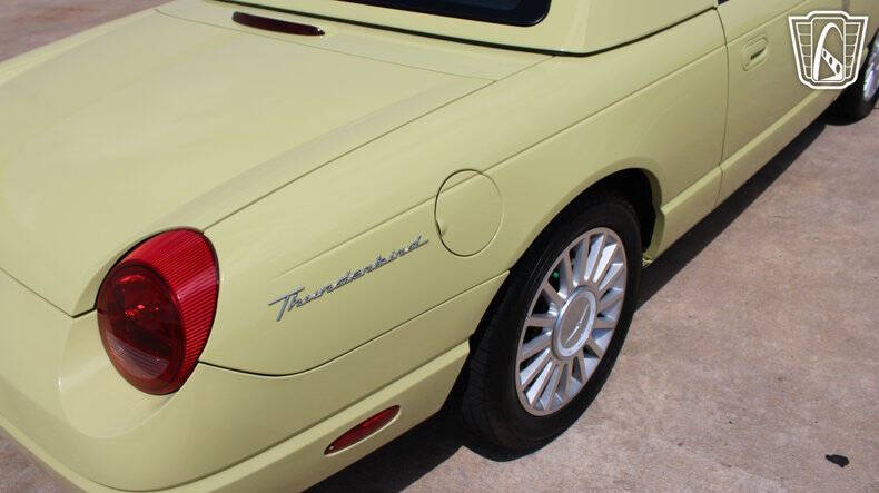 2005 Ford Thunderbird