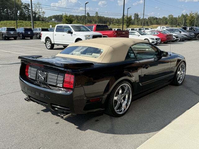 2005 Ford Mustang GT Deluxe