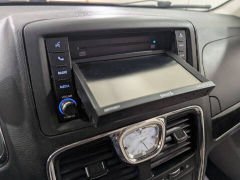 2013 Chrysler Town and Country Touring