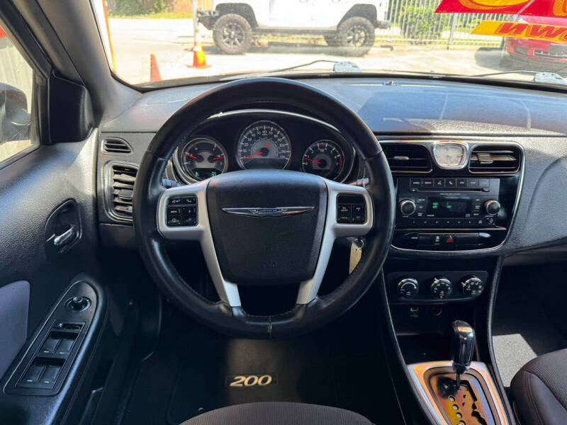 2012 Chrysler 200 Touring