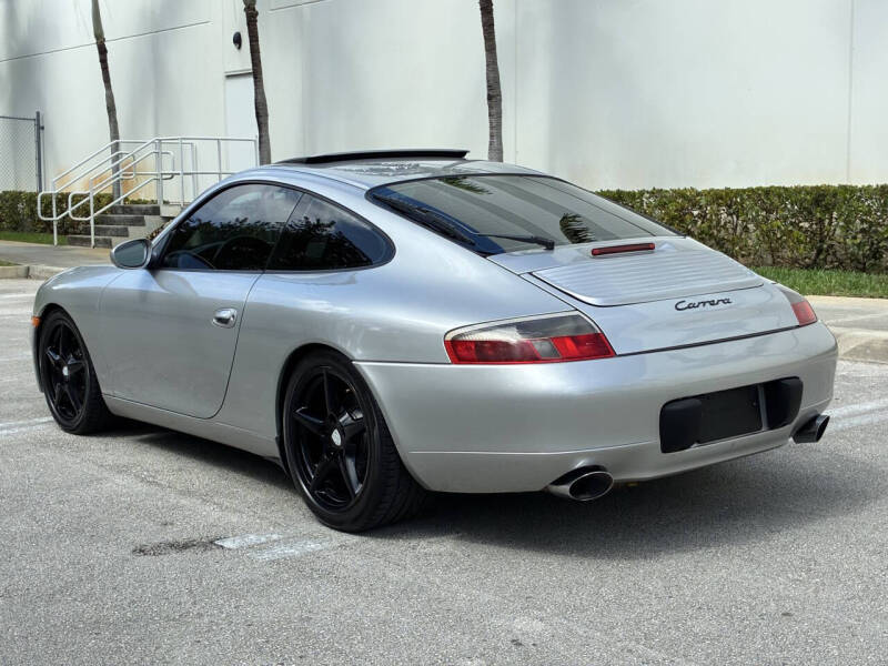2000 Porsche 911 Carrera