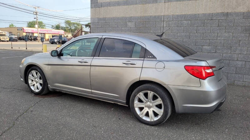 2013 Chrysler 200 LX