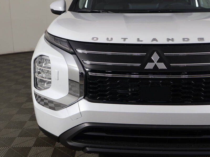 2026 Mitsubishi Outlander ES