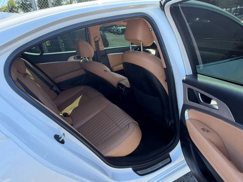 2022 Genesis G70