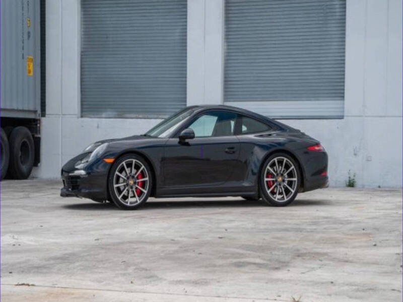 2015 Porsche 911 Carrera 4 GTS