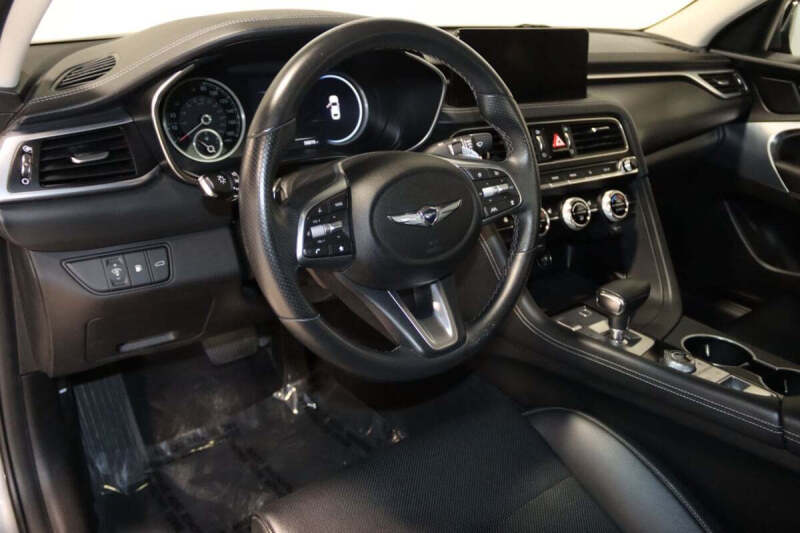 2023 Genesis G70