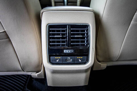 2017 Volkswagen Passat 1.8T SEL Premium