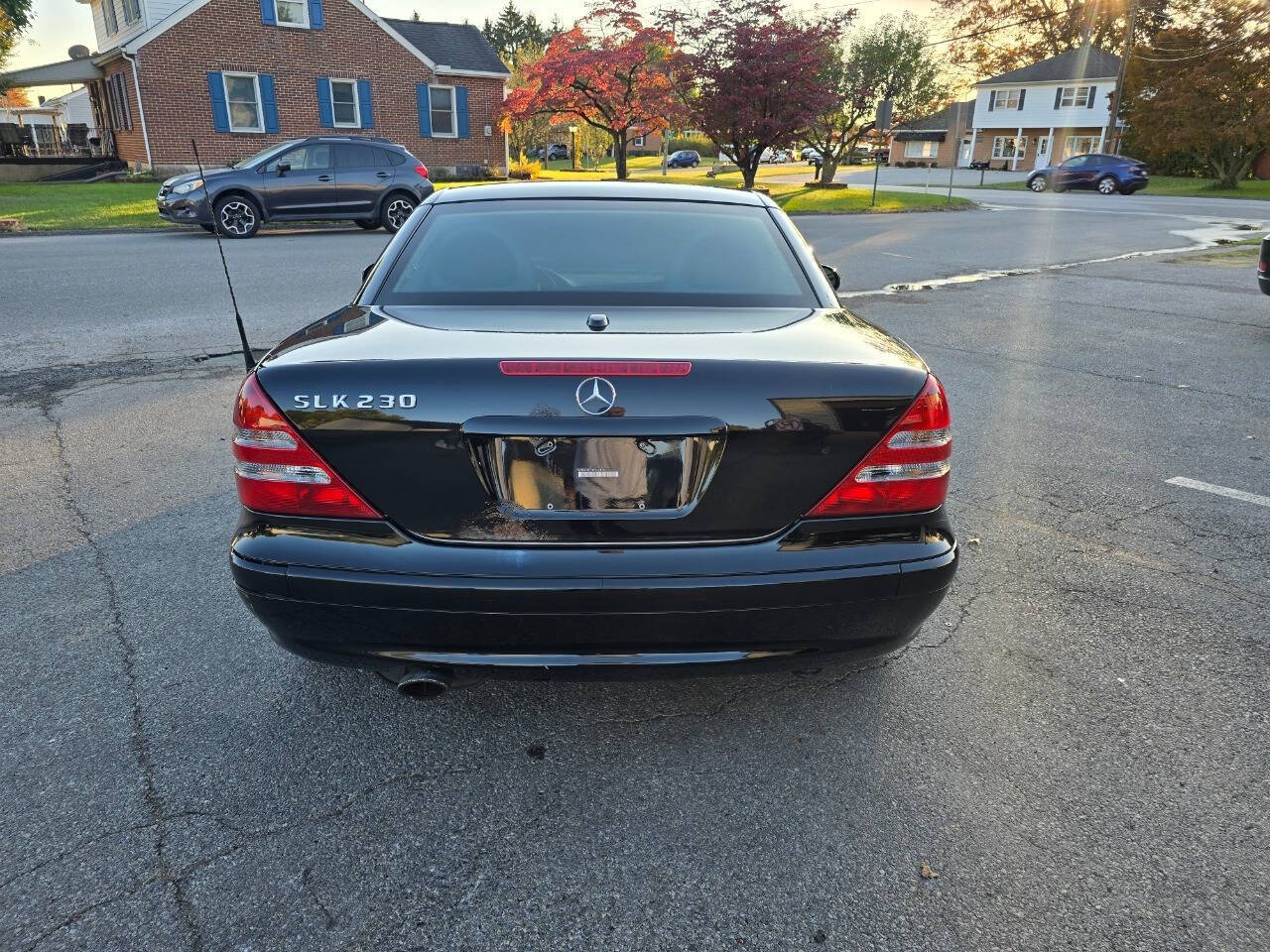 2001 Mercedes-Benz SLK for sale at QUEENSGATE AUTO SALES in York, PA