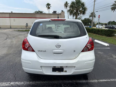 2007 Nissan Versa 1.8 S