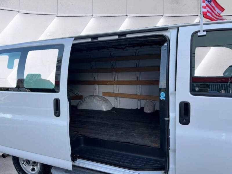 2021 GMC Savana 2500