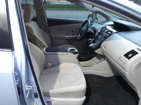 2013 Toyota Prius v Five
