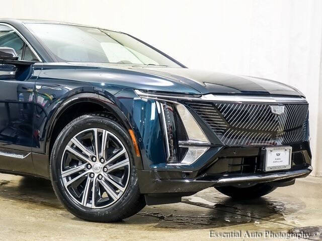 2025 Cadillac LYRIQ Luxury 1