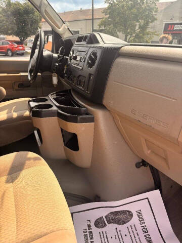 2010 Ford E-Series E-350 SD XLT