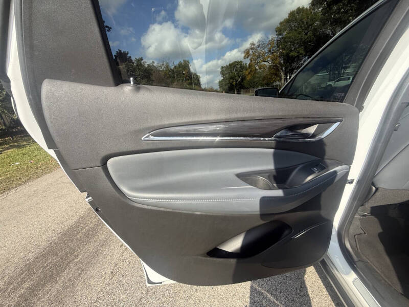 2022 Buick Enclave Essence