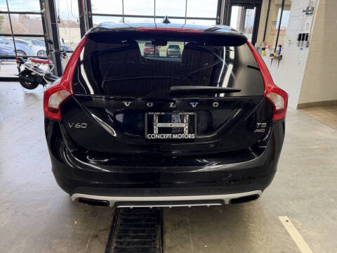 2016 Volvo V60 Cross Country T5