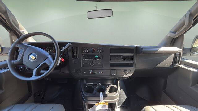 2025 Chevrolet Express 2500