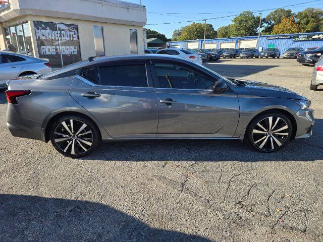 2022 Nissan Altima 2.5 SR