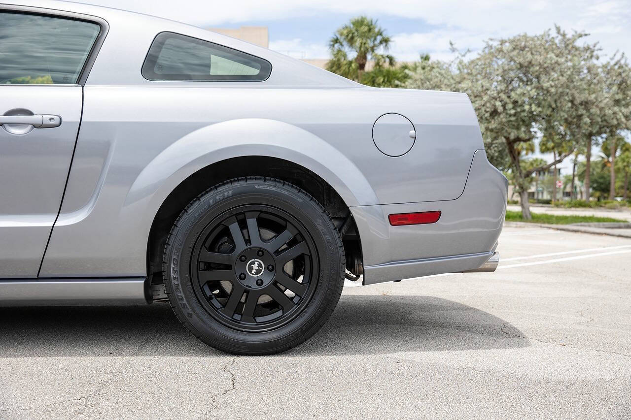 2006 Ford Mustang 19