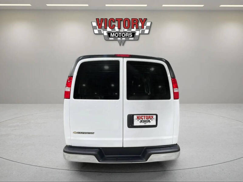 2024 Chevrolet Express 2500