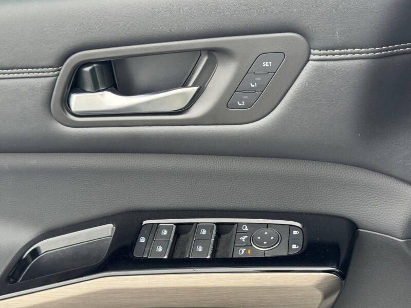 2024 Nissan Pathfinder Platinum