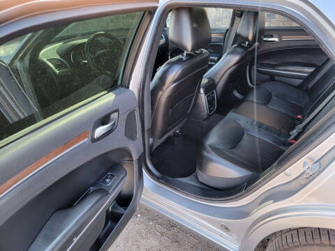 2017 Chrysler 300 C Platinum