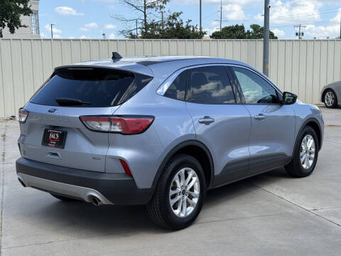 2022 Ford Escape Hybrid SE