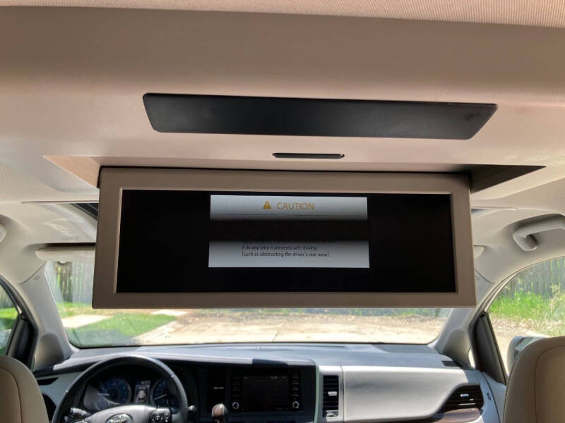 2020 Toyota Sienna XLE 8-Passenger