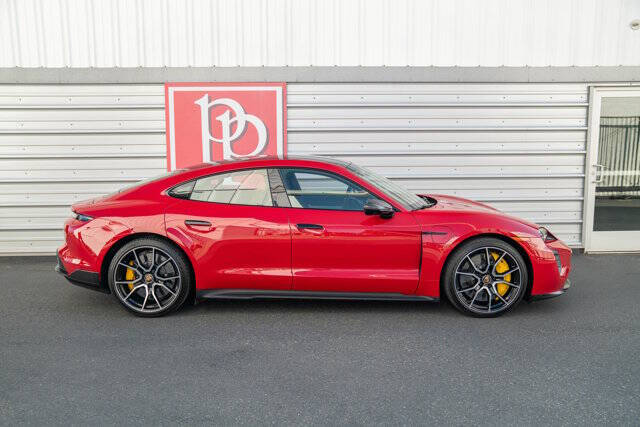 2022 Porsche Taycan 51