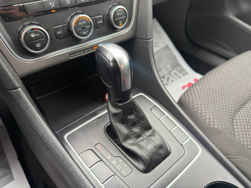 2012 Volkswagen Passat S PZEV