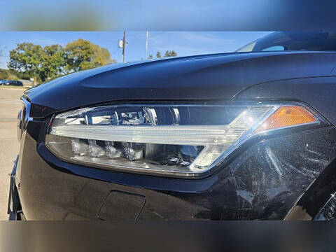 2017 Volvo XC90 T6 Momentum