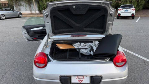 2004 Ford Thunderbird Deluxe