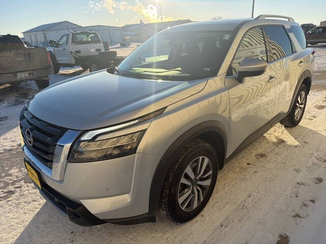 2025 Nissan Pathfinder SL