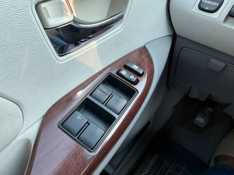 2013 Toyota Sienna XLE 8-Passenger