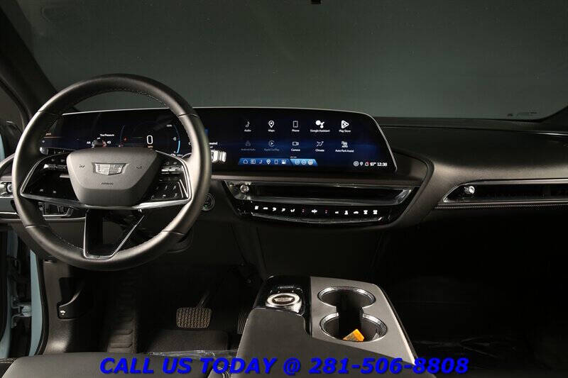 2024 Cadillac LYRIQ Tech