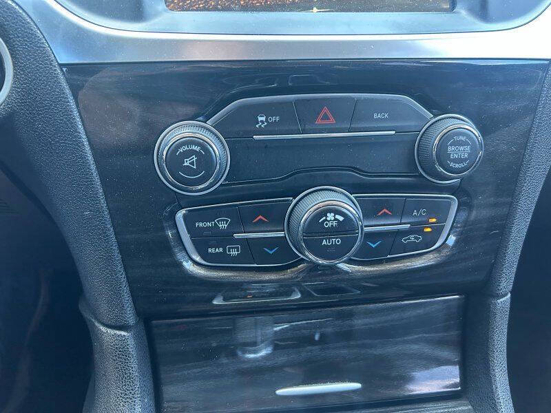 2015 Chrysler 300 Limited