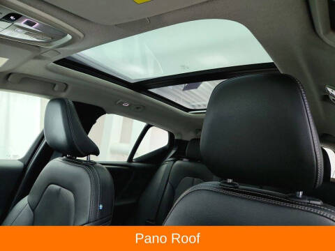 2024 Volvo XC40 B5 Plus Bright Theme