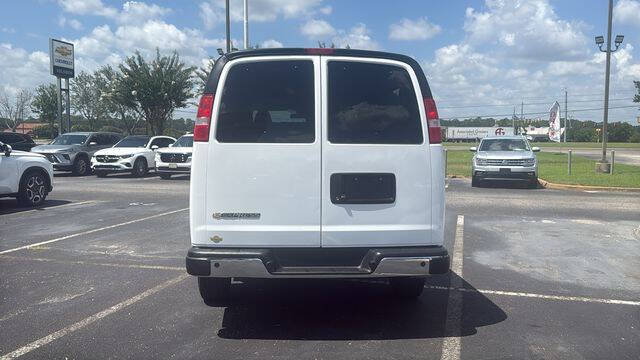 2025 Chevrolet Express LT 3500