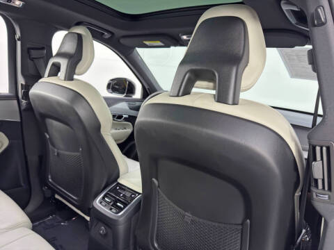 2022 Volvo XC90 Recharge T8 R-Design