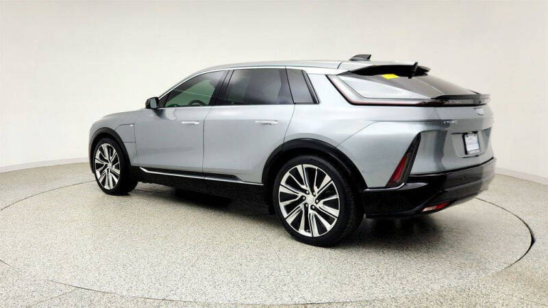 2024 Cadillac LYRIQ Luxury 3
