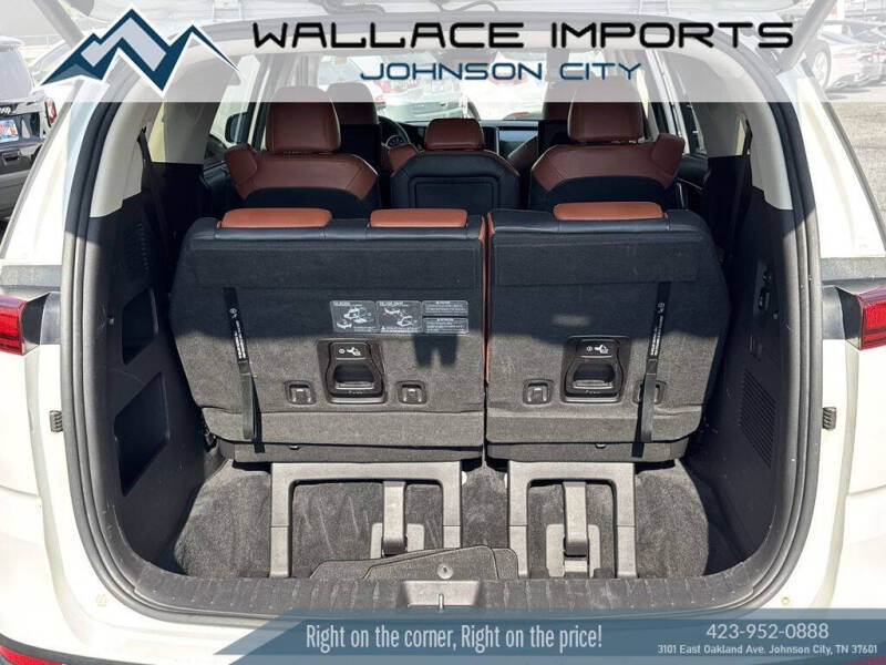 2022 Kia Carnival SX