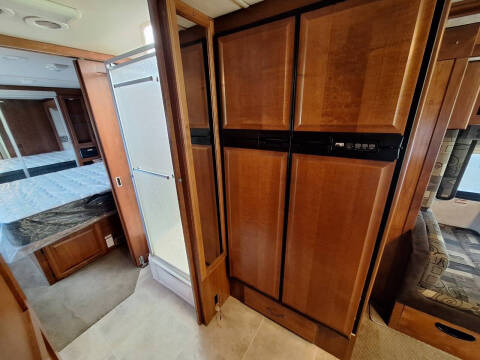 2004 Fleetwood RV Discovery 39S