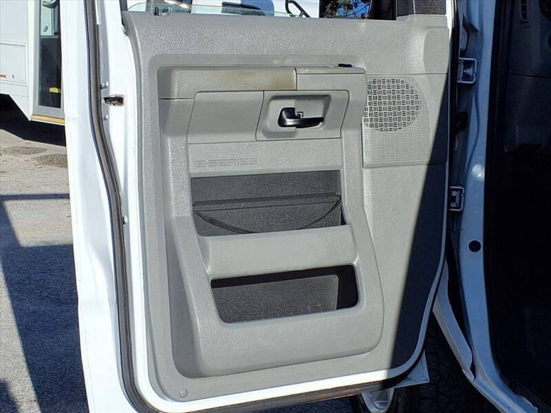 2013 Ford E-Series E-350 SD